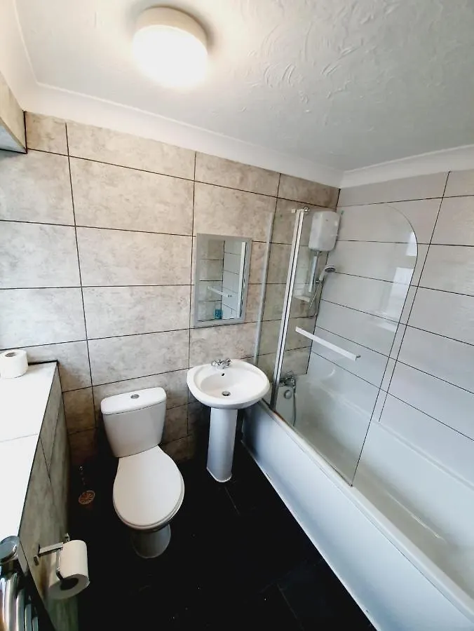 4 Bedroom Thundersley Apartment Rayleigh
